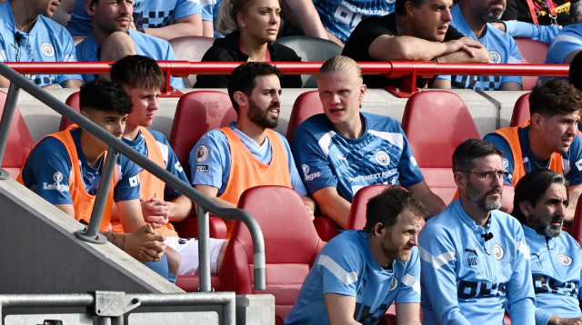 גווארדיולה חילק כוחות. הולאנד וברנרדו סילבה על הספסל (צילום: רויטרס)