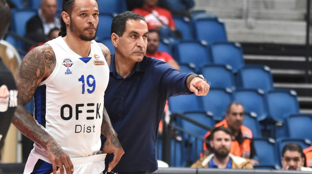 עדיין בתמונה. אהרוני ובאב (צילום: דב הליקמן)