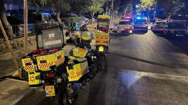 זירת דריסת שליו אפללו ז"ל בתל אביב  (צילום: דוברות מד"א)