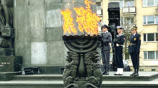 טקס באנדרטה למרד גטו ורשה בפולין (צילום: מאיר עוזיאל)