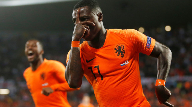 קווינסי פרומס שחקן נבחרת הולנד (צילום: רויטרס)