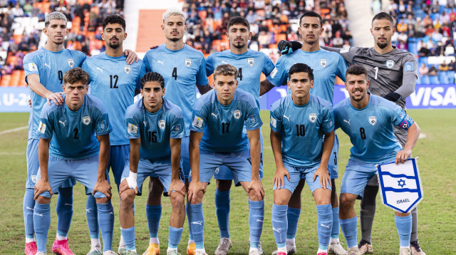 נבחרת הנוער לפני משחק שמינית גמר המונדיאליטו (צילום: GettyImages, Marcio Machado/Eurasia Sport Images)