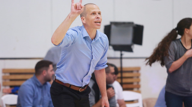 בעונה הבאה בליגת העל. שמוליק ברנר (צילום: קובי אליהו)