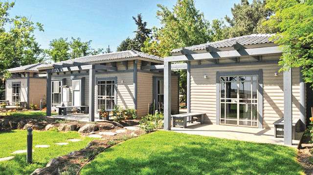 אתנחתא  (צילום: ארנולד בר)