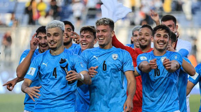 נבחרת הנוער חוגגת עלייה לחצי גמר המונדיאליטו (צילום: Buda Mendes - FIFA / Contributor)