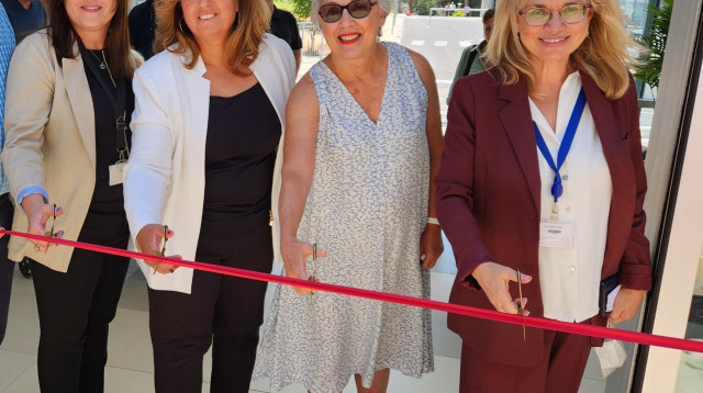 הנהלת בית החולים שמואל הרופא בחנוכת מערך השיקום (צילום: דוברות בית חולים שמואל הרופא)