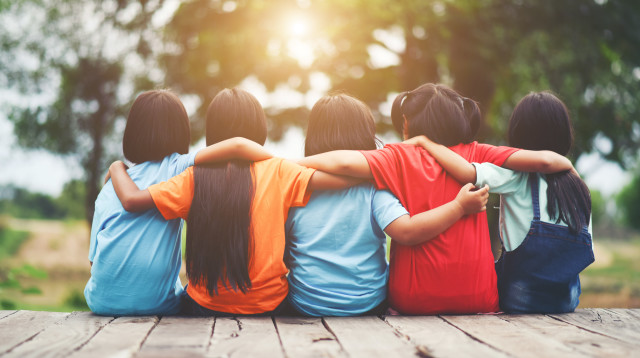 חברים, ילדים. אילוסטרציה (צילום: אינגאימג')