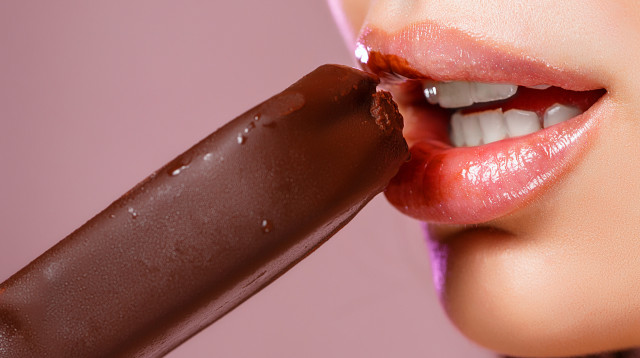 שלגון גלידת שוקולד (צילום: אינגאימג')