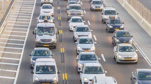 עומסי תנועה (צילום: פלאש 90)