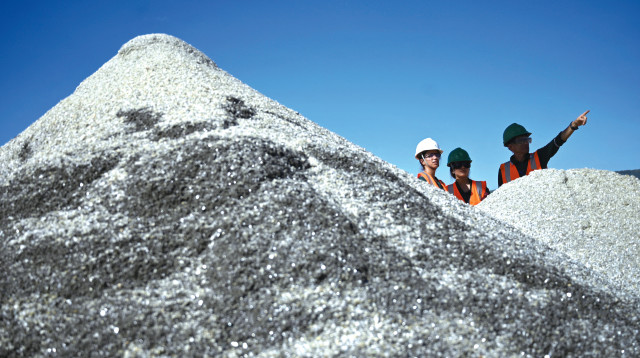 כריית ליתיום (צילום: רויטרס)