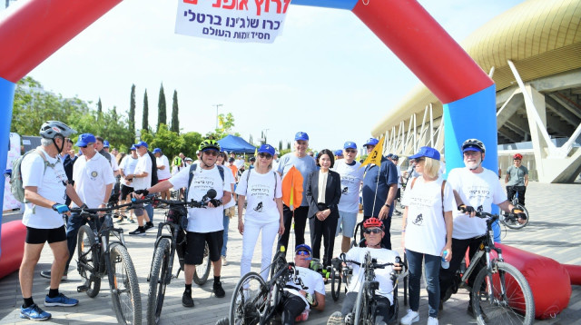 מרוץ האופניים לזכר ג'ינו ברטלי, חסיד אומות העולם (צילום: ראובן כהן, דוברות עיריית חיפה)