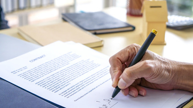 ירושות וצוואות: האם אפשר לבטל צוואה? (צילום: athima tongloom gettyimages)