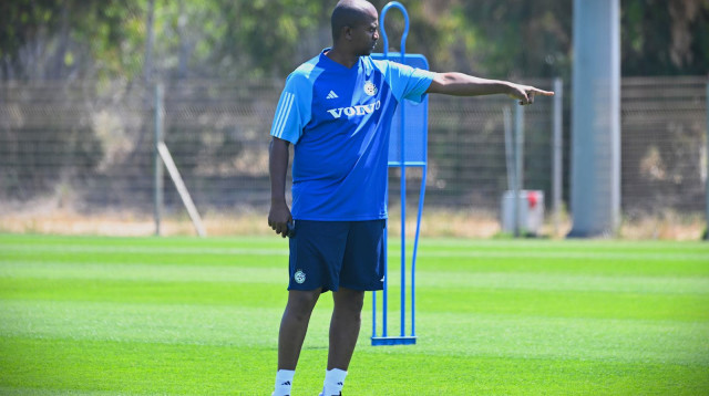 מסאי דגו, מאמן מכבי חיפה (צילום: אתר רשמי, ראובן כהן, מכבי חיפה)