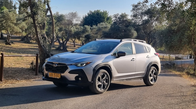 סובארו קרוסטראק   (צילום: אודי עציון)