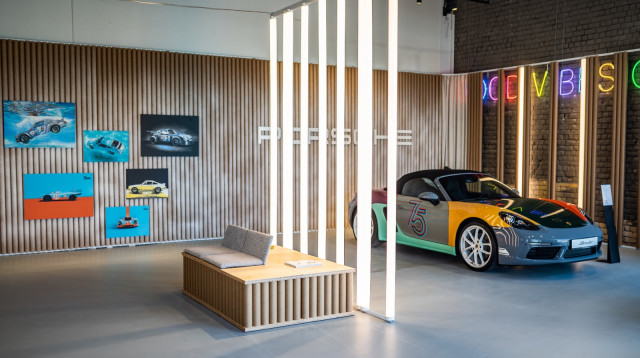 חנות הפופ אפ של פורשה בתל אביב (צילום: איתן קג׳יה,אלכסיי ויבנצוב)