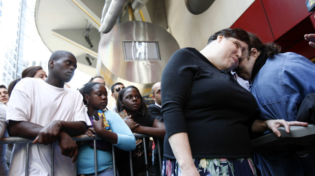 התאומים הסיאמיים המבוגרים בעולם הלכו לעולמם בגיל 62 (צילום: רויטרס)