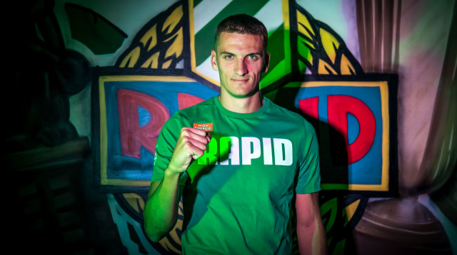 ננאד צבטקוביץ' מוצג כשחקן ראפיד וינה (צילום: אתר רשמי, ראפיד וינה)