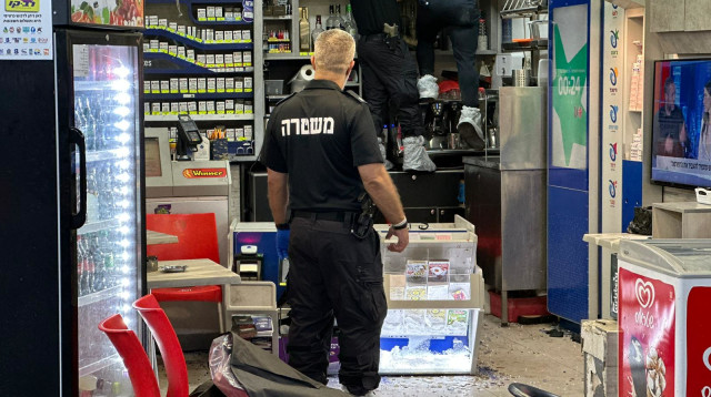 זירת החיסול באשקלון (צילום: דוברות המשטרה)