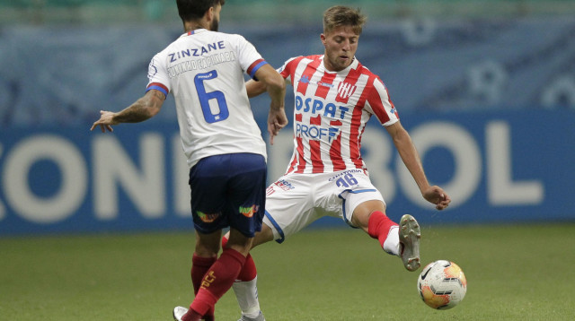 פדריקו ורה, שחקן אוניון סנטה פה (צילום: GettyImages, JOSE ALMEIDA/AFP)