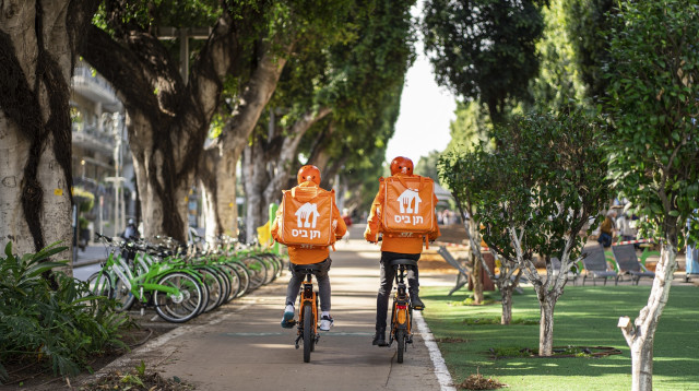 תן ביס. ישראלים אוהבים סושי. מאד (צילום: אורי מגנוס)
