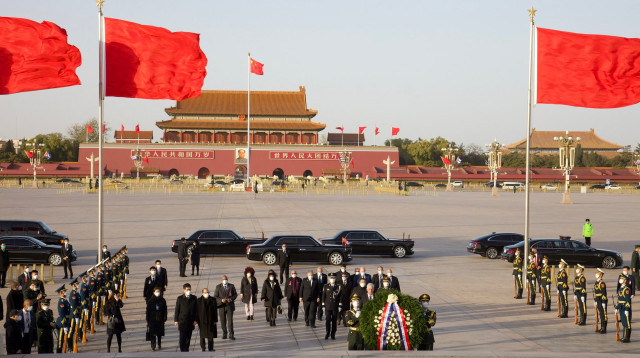 נשיא קובה בביקור בסין (צילום: רויטרס)
