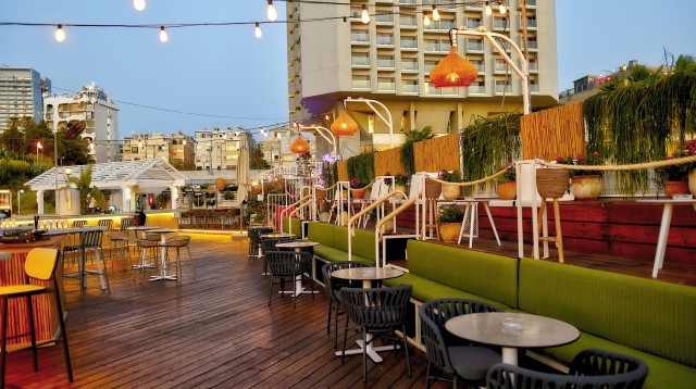 בר האוכל ה-Contento במלון קרלטון בתל אביב  (צילום: דויד מויאל)