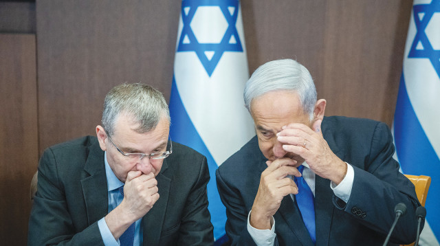 בנימין נתניהו, יריב לוין (צילום: יונתן זינדל, פלאש 90)