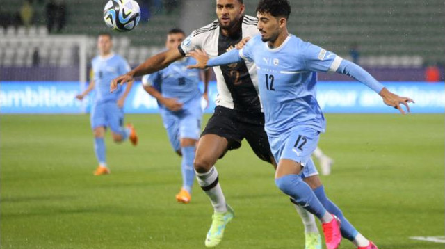 אחרי שפתח בבוגרת מול אנדורה, שוב בהרכב. רביבו לצד וגנומאן (צילום: GettyImages)