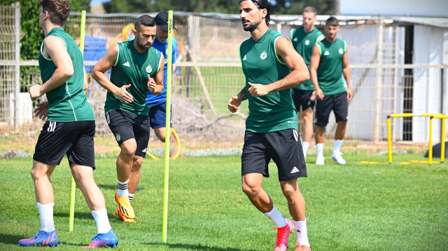 ליאור רפאלוב שחקן מכבי חיפה באימון (צילום: אתר רשמי, מכבי חיפה)