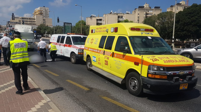 זירת תאונה שבה נהרג רוכב אופניים, ארכיון (צילום: תיעוד מבצעי מד"א)