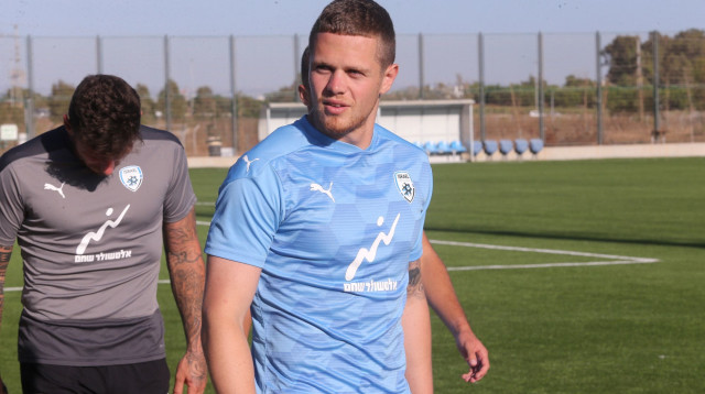 ג'ואל אבו חנא שחקן נבחרת ישראל (צילום: קובי אליהו)