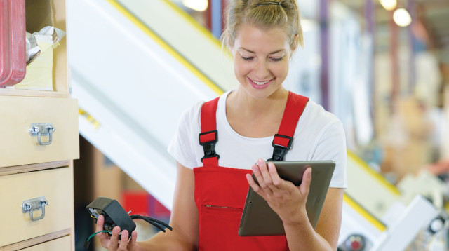 אילוסטרציה - בני נוער עובדים (צילום: ingimages.com)