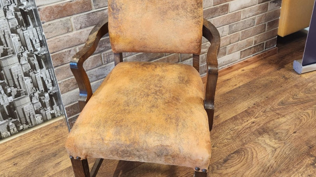 הכיסא וההסבר - שלא היה ולא נברא (צילום: יחצ)