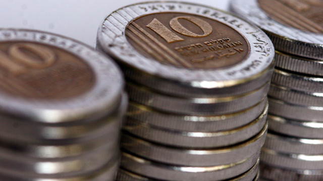 מטבעות של 10 שקלים (צילום: אוראל כהן, פלאש 90)