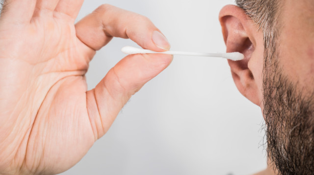 מרגישים גירוד באוזן? כנראה שהיא מלוכלכת (צילום: אינג'אימג')