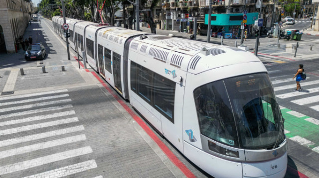 הרכבת הקלה בתל אביב (צילום: עומר פיכמן פלאש 90)