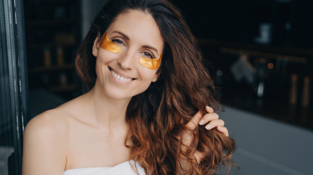 כל תטפחו את השיער שלכם ותמנעו קשרים ושבירה (צילום: אינג'אימג')