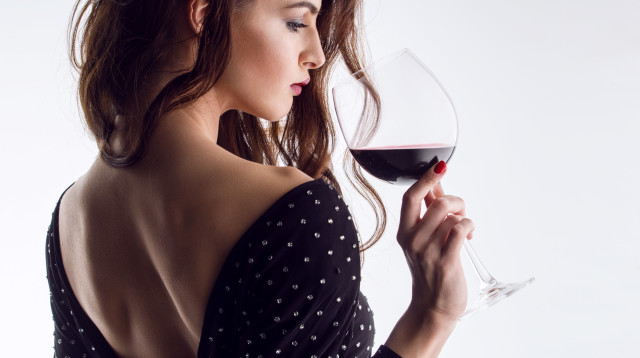 יין אדום, בריא או לא? (צילום: אינג'אימג')