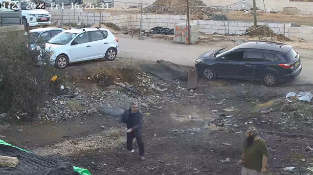 פעיל שמאל שופך מים רותחים על יהודי (צילום: דוברות המשטרה)