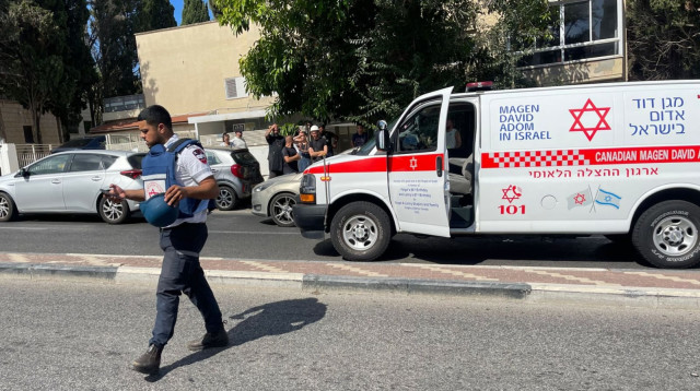 זירת הירי בחיפה בו נפגע יבגני סטפנוב (צילום: תיעוד מבצעי מד"א)