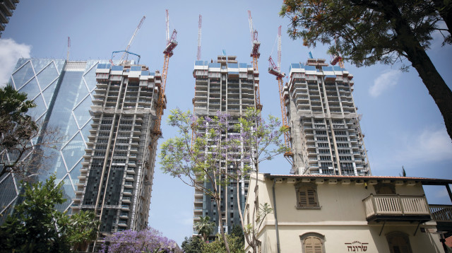 בניינים בשרונה תל אביב  (צילום: מרים אלסטר פלאש 90)