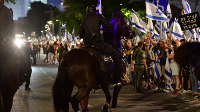 הפגנה בתל אביב (צילום: אבשלום ששוני)