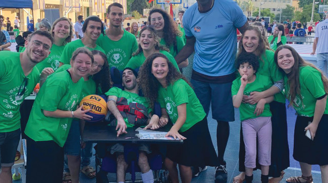 אדי ג'ונסון וילדי טורניר הסטריטבול (צילום: באדיבות עדי ירושלים)