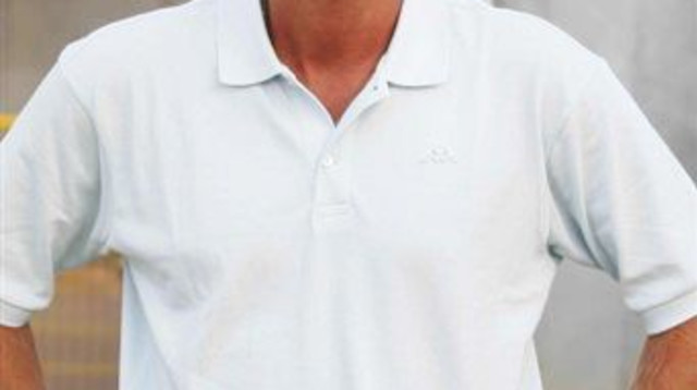 טומי נילסן מנהל מקצועי וסקאוט ראשי של מכבי נתניה (צילום: ברני ארדוב)