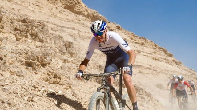 התפעם מהמסלול החדש. כריס פרום (צילום: נועה ארנון)