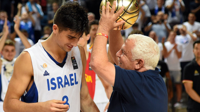 פיני גרשון, דני אבדיה, נבחרת העתודה בכדורסל (צילום: ברני ארדוב)