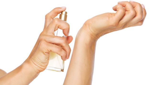 איך אתם בוחרים את הבושם שלכם? (צילום: אינג'אימג')