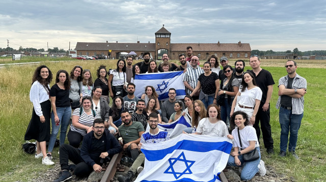 כל חברי המסע, רשת קהילות הצעירים "רוג'ום" מבית 'דרור ישראל' (צילום: רשת קהילות הצעירים "רוג'ום")