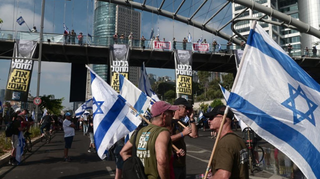 "גלנט מחסל את צבא העם": מחאה הבוקר נגד שר הביטחון  (צילום: אבשלום ששוני)