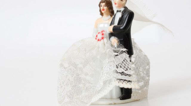 בובות של חתן וכלה (צילום: אינגאימג')